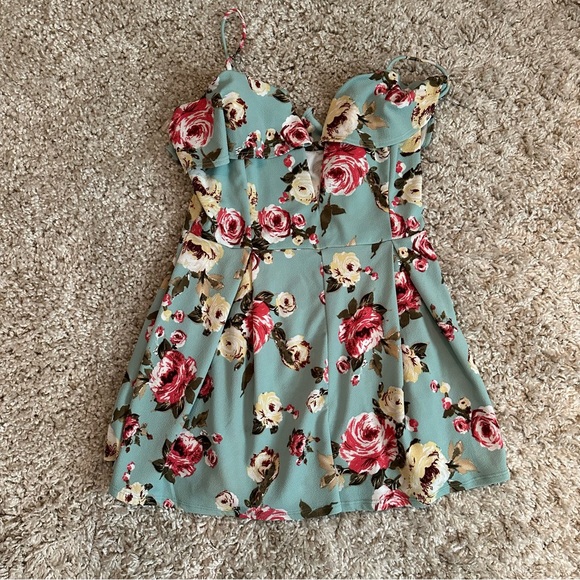 FASHION NOVA - Size 2X - NWT - Never Worn - Floral Romper - Picture 1 of 6